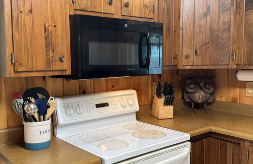 Milford Casa | Knotty Pine - Private cabin nestled in the woods, fire pit, near CDP/ASV