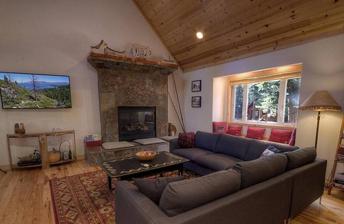 Tahoma Casa | Knotty Pine Retreat by Lake Tahoe Accommodations