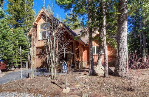 Tahoma Casa | Knotty Pine Retreat by Lake Tahoe Accommodations