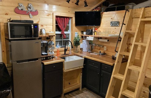 Big Sandy Casa | Knotty Pines Cabin Home near Kentucky Lake