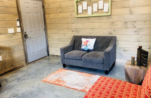 Mountain View Cabina | NUEVO The Knotty Squirrel Unit # 2 - 1BR Cabin W / Loft at the Square Mtn. Ver, AR