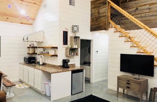 Mountain View Cabina | Knotty Squirrel Unit 3 Multibedroom Suite