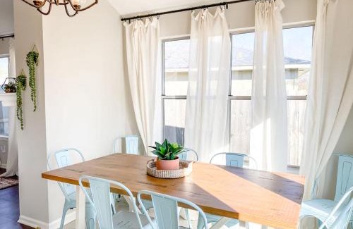 Madison Casa | Knox Knox Who's there -20min to downtown