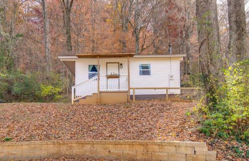 Ashley Oaks Casa | Knoxville Cottage with Fenced Yard, Pet Friendly!