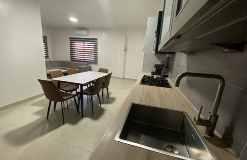 Paramaribo Casa | Knusse Vakantie Woning Voor Kort of Lang Verblijf. Volledige Gemeubileerd