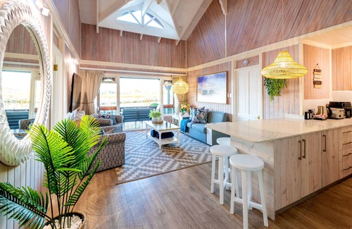 Old Place Chalet De Esquí | Knysna River Club by First Private Stays