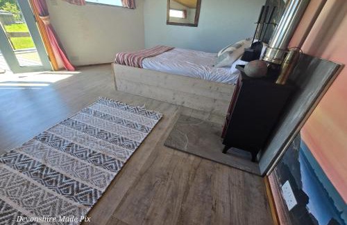 Bude Apartamento | Koa Tree Geodesic Dome