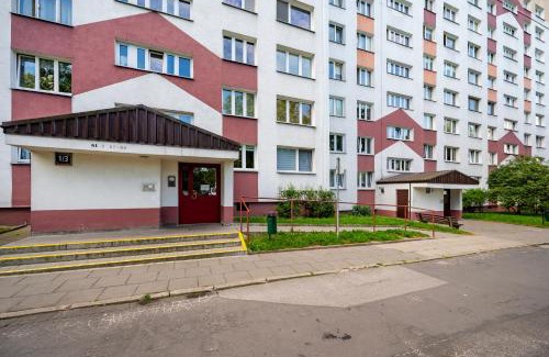 Baluty Apartamento | Kochanowskiego Parkside Apartment by BookingHost