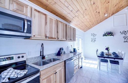 Kodak Cabina | Kodak - Deer Retreat - 3 bedroom - sleeps 6