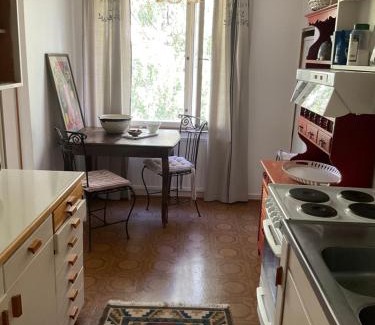 Tampere Casa | Kodikas makuuhuone yhteiskäytössä olevasta huoneistosta Tampere Kaleva