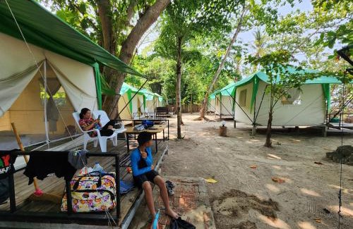 Ko Ngai Otro | Koh Ngai Camping Restaurant @ Bar