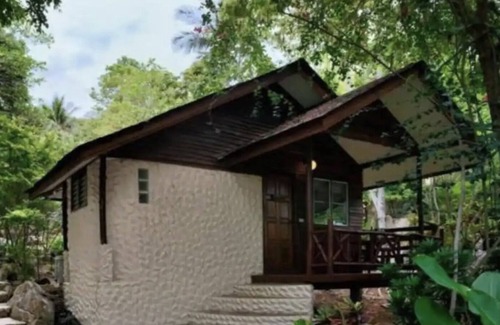 Koh Tao Cabaña | Koh Tao Deluxe cottage (Triple) A/C with ABF