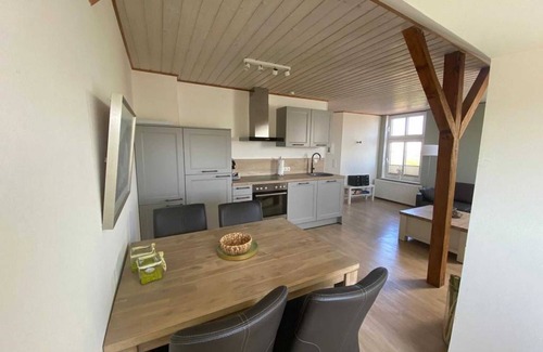 Ditzum Apartamento | Koje 2 - Frühstück mit Kutterblick - Ferienwohnungen Meerhuus, 45229