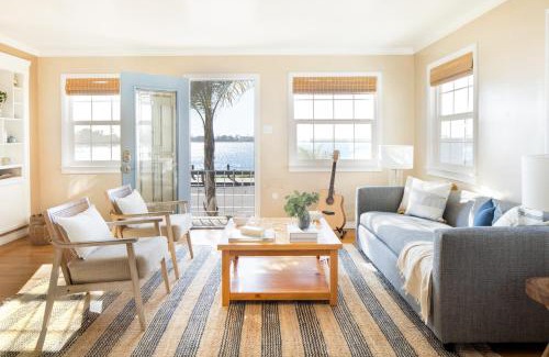 Crown Point Casa | Kokomo by AvantStay Bayside Getaway w Fire Pit Large Outdoor Patio