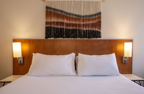 Oak Creek Hotel | Kokopelli Inn Sedona, Trademark Collection by Wyndham
