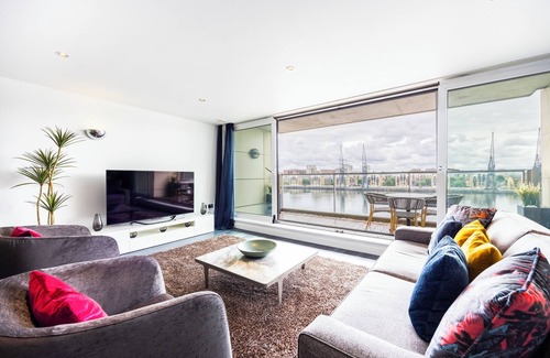 Docklands Apartamento | Koks Mews 2 Bed 2 Bath Apartment - ExCeL