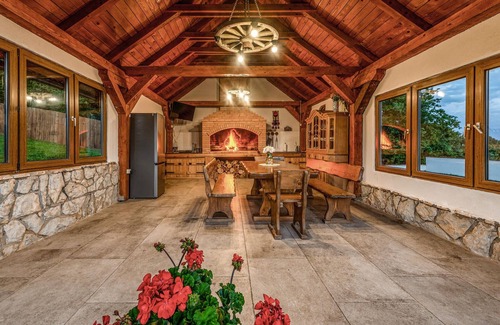 Gospic Casa | Kolibe Lika - Bellow the hill