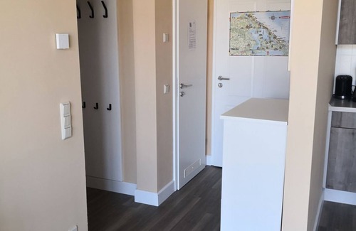 Stolpe Apartamento | Kolibri RE-05 - Cozy vacation apartment The Remise Kolibri RE-05 in a rural setting.
