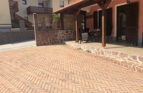 Tolmin Apartamento | Kolovrat, 90 m2, 2 bedrooms, terrace, airco, garden, own parking, BBQ
