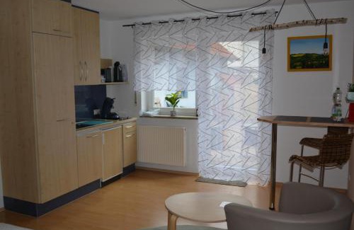 Estenfeld Apartamento | Komfort-Apartment Mit Terrasse