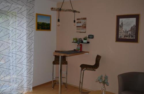 Estenfeld Apartamento | Komfort-Apartment Mit Terrasse