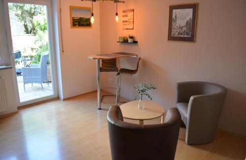 Estenfeld Apartamento | Komfort-Apartment Mit Terrasse