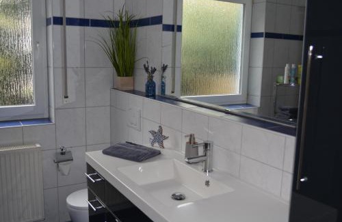 Estenfeld Apartamento | Komfort-Apartment Mit Terrasse