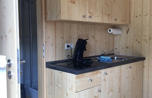 Aue Apartamento | Cómodo y espacioso Schäferwagen con electricidad y Heitznetzanschluss y una mini cocina.