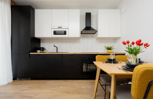 Bielany Apartamento | Komfortowy Apartament dla 4 osób z Parkingiem by Noclegi Renters