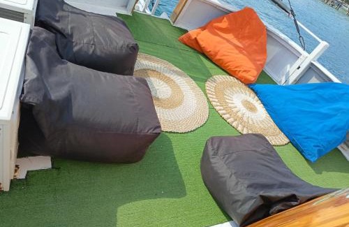 Labuan Bajo Alquiler De Eote | Komodo live a board Cruise