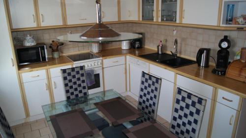 Heyen Apartamento | Komplette Wohnung im schönen Weserbergland/Heyen