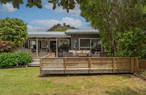 Whiritoa Casa | Kon Tiki Retreat - Whiritoa Beach Holiday Home