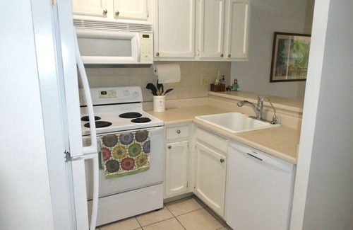 Historic Kailua Village Condominio | ¡Kona Condo en el centro de la ciudad espera tu presencia!