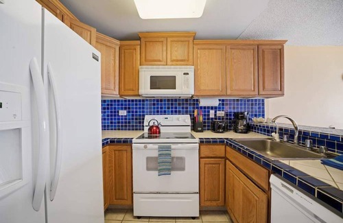 Historic Kailua Village Condominio | Kona Alii Oceanview Pool Shops & Restaurants