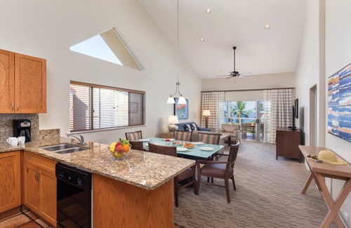 Kahaluu Bay Hotel | Kona Coast Resort