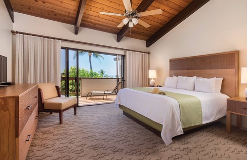 Kahaluu Bay Hotel | Kona Coast Resort