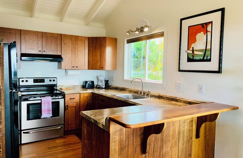 Honalo Casa | Kona Coffee Mountain Getaway, in Holualoa
