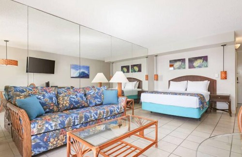 Historic Kailua Village Hotel | Kona Islander Vacation Club