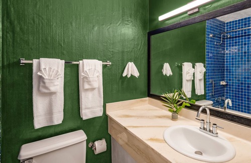 Historic Kailua Village Hotel | Kona Seaside Hotel