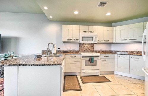 Kahaluu Bay Apartamento | Kona Townhome w/ Lanai & Resort Amenities!