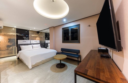 Chunggogil-tong Hotel | Konkuk University Salmon
