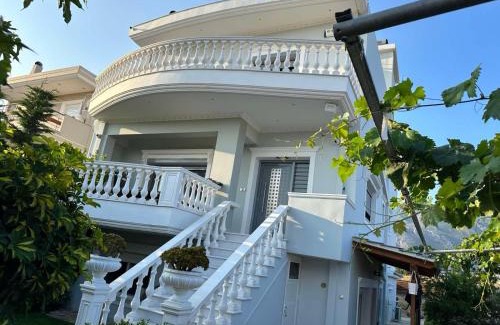 Loutraki Casa | KONTIS' Luxury Detached house near the sea
