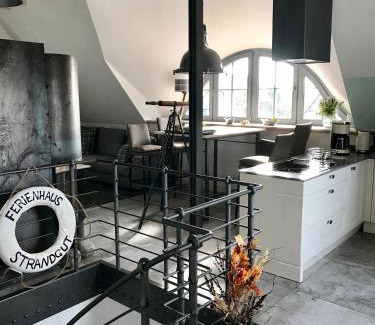 Born auf dem Darss Apartamento | "Kontorhaus" by Ferienhaus Strandgut