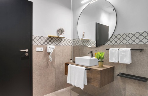 Innri-Njarthvik Hotel | Konvin Hotel by Reykjavik Keflavik Airport