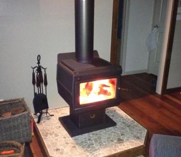 Upper Horseshoe Creek Cabina | Kookaburra Cottage at Uralba Eco Cottages