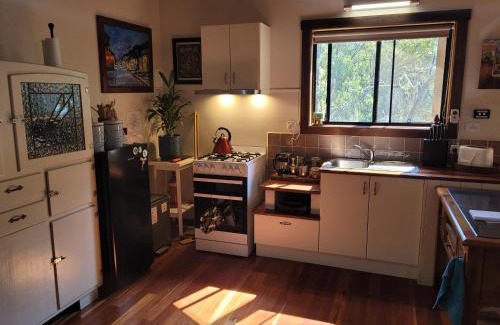 Upper Horseshoe Creek Cabina | Kookaburra Cottage at Uralba Eco Cottages