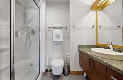 Sun Peaks Cabina | Kookaburra Lodge #302 By Bear Country