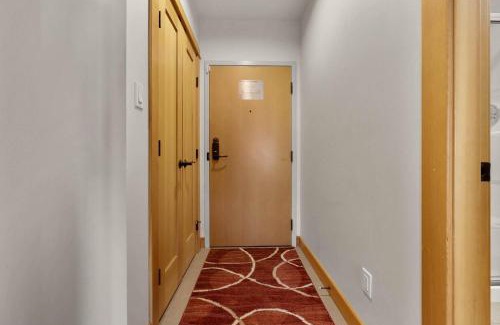 Sun Peaks Cabina | Kookaburra Lodge #302 By Bear Country