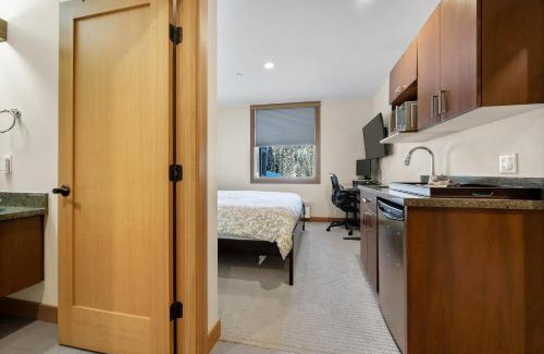 Sun Peaks Cabina | Kookaburra Lodge #302 By Bear Country