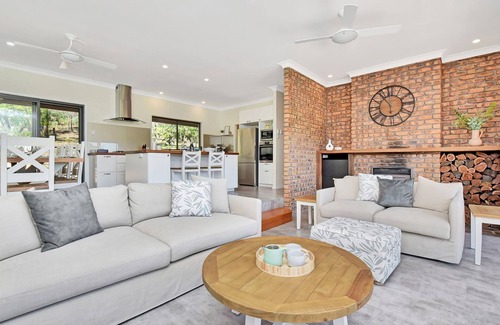 North Rothbury Casa | Kookaburra Range escape